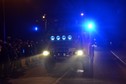 OSP Szynkielów ma nowy wóz strażacki. Witano go racami i fajerwerkami
